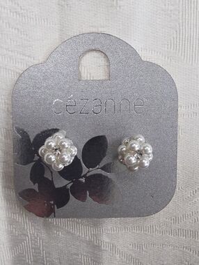 NWT Cézanne Classic Faux Pearl Earrings